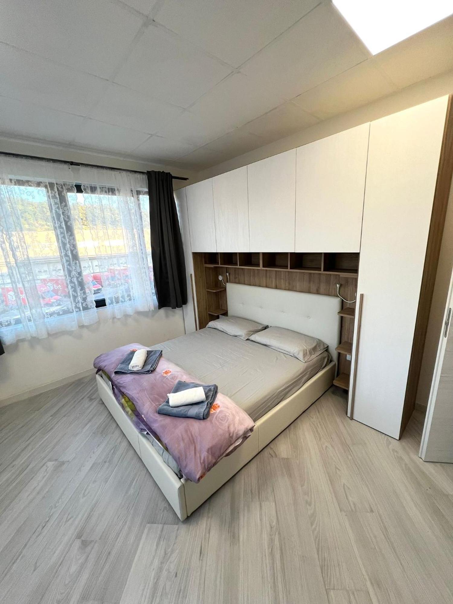 Apartment Arredato A 2km Da A4 - Desenzano Desenzano del Garda